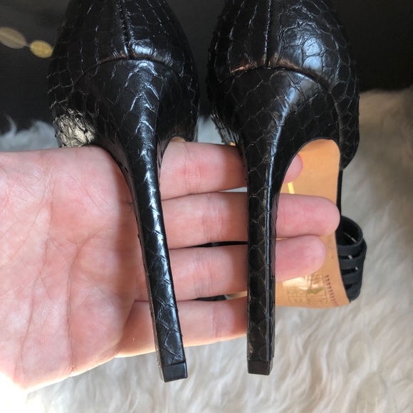 Dolce Vita Black D-Orsay Snakeskin Pumps - Picture 6 of 6